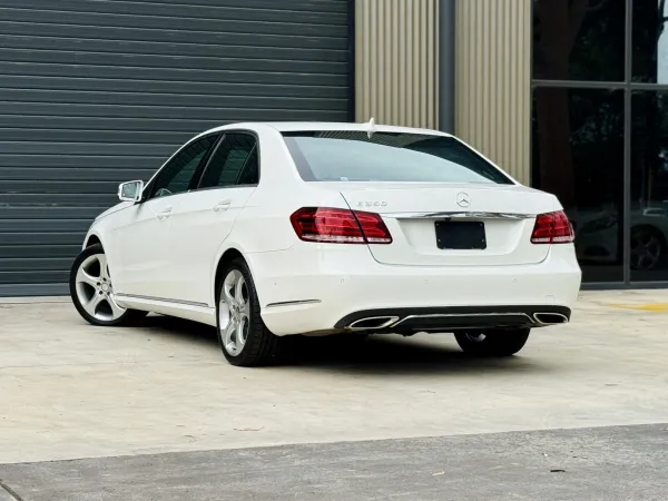 2013 Mercedes-Benz E350 — photo