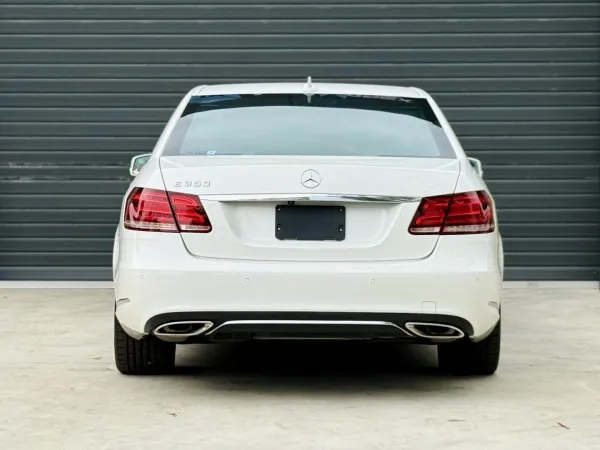 2013 Mercedes-Benz E350 — photo