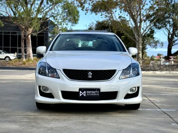 2009 Toyota Crown — photo
