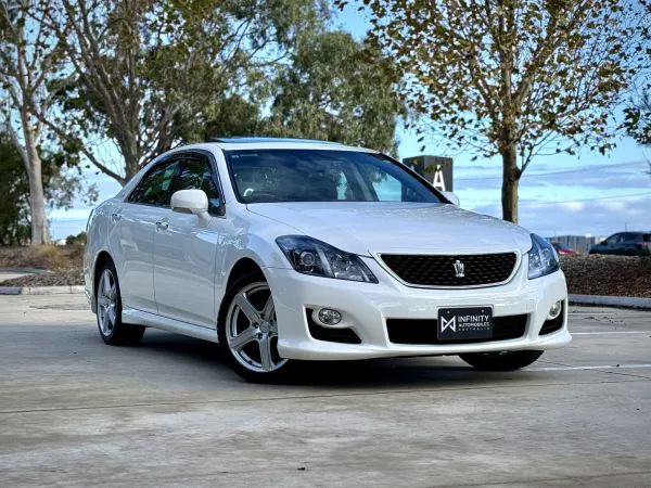 2009 Toyota Crown — photo