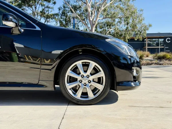 2010 Toyota Crown — photo